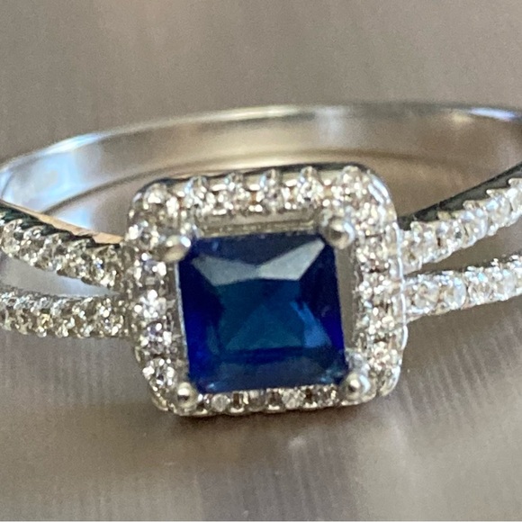 Gorgeous 925 square simulated, sapphire surrounded by crystals size 10.5. - Picture 2 of 7